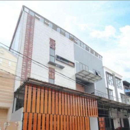 Kamar Keluarga Duri Kosambi Hotell Jakarta Exteriör bild