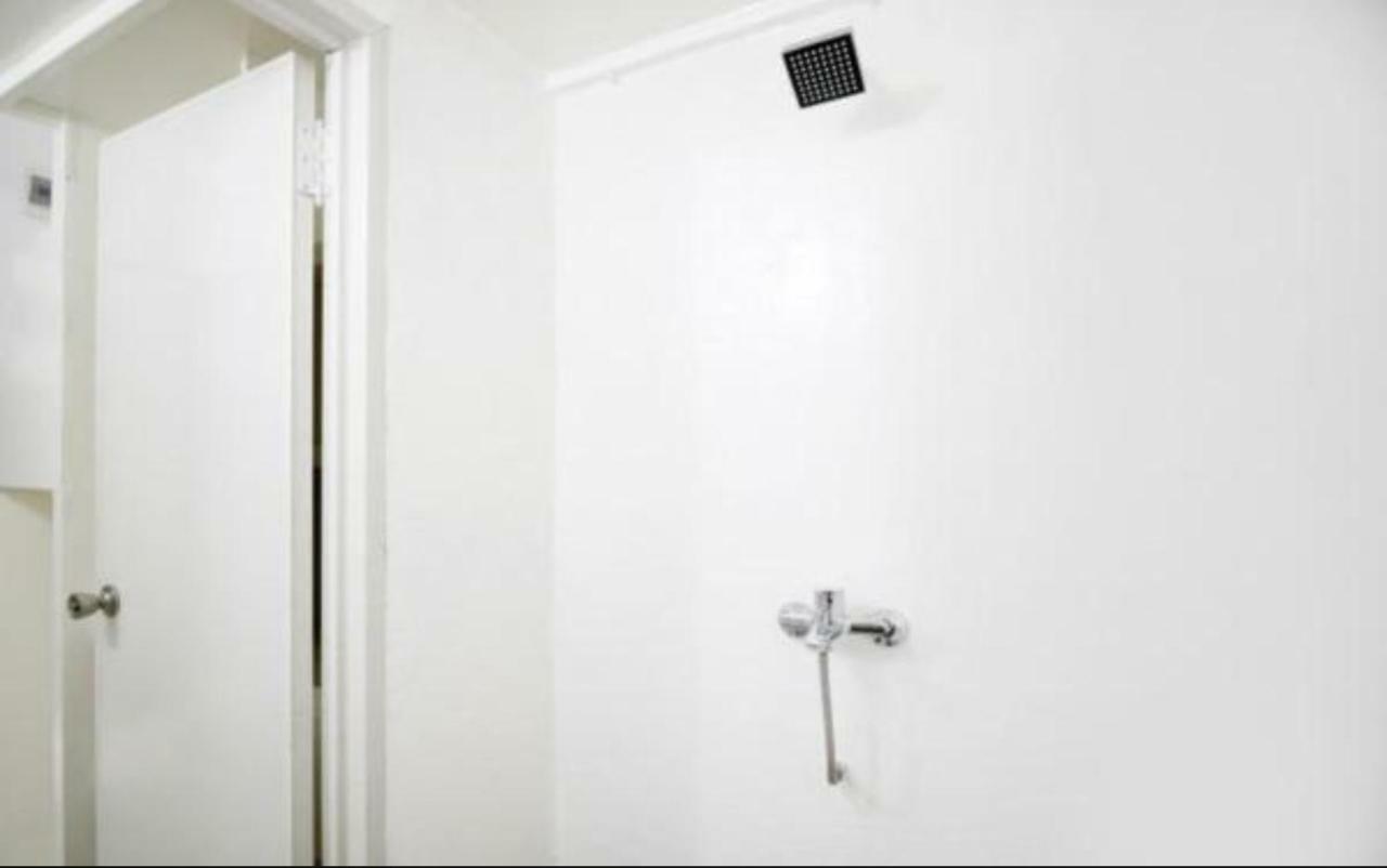 Kamar Keluarga Duri Kosambi Hotell Jakarta Exteriör bild